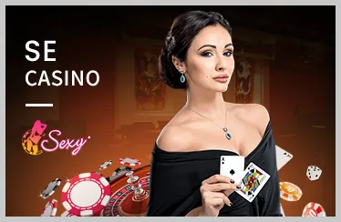Bàn chơi Blackjack với các lá bài và chip tại vipvin win